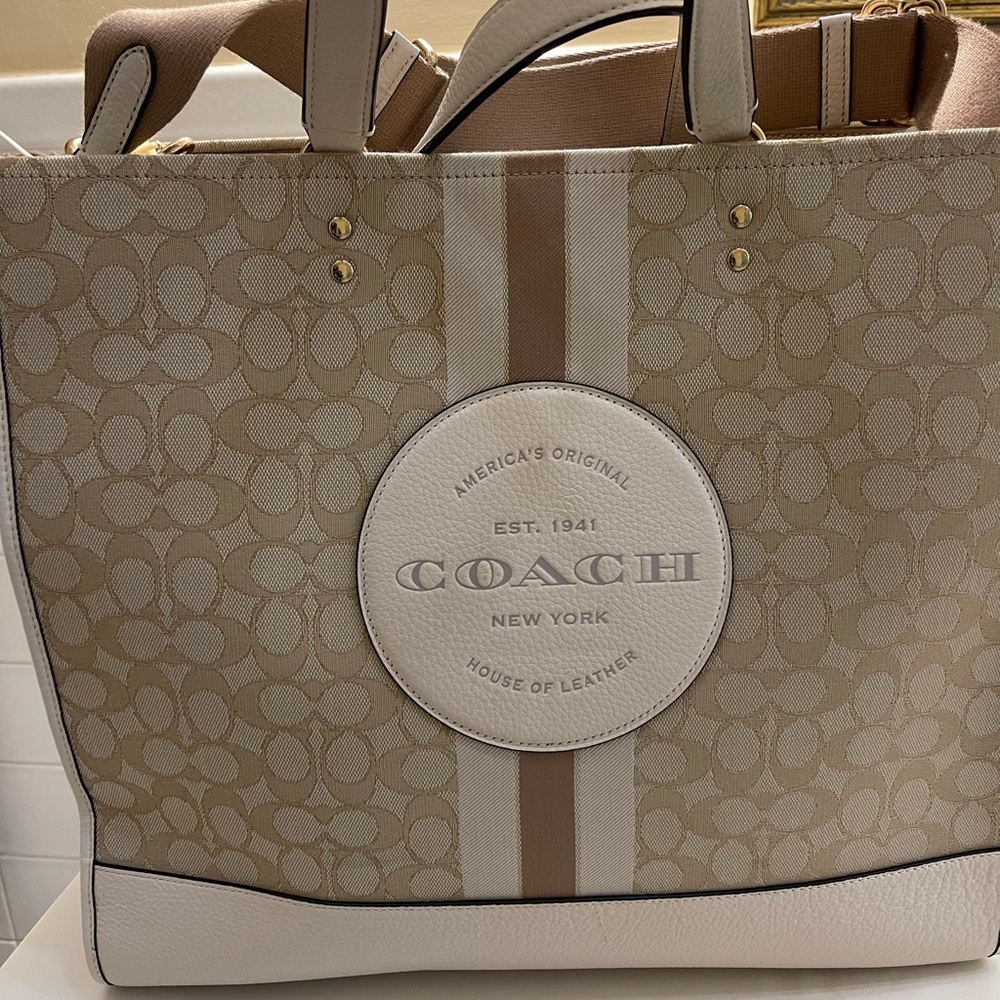 COPY - Coach Dempsey Tote Bag (NWOT) - Picture 2 of 4